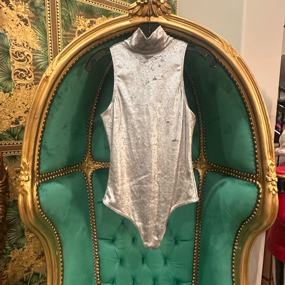 ALIX NYC Metallic Silver Bodysuit, Size Small. NWOT